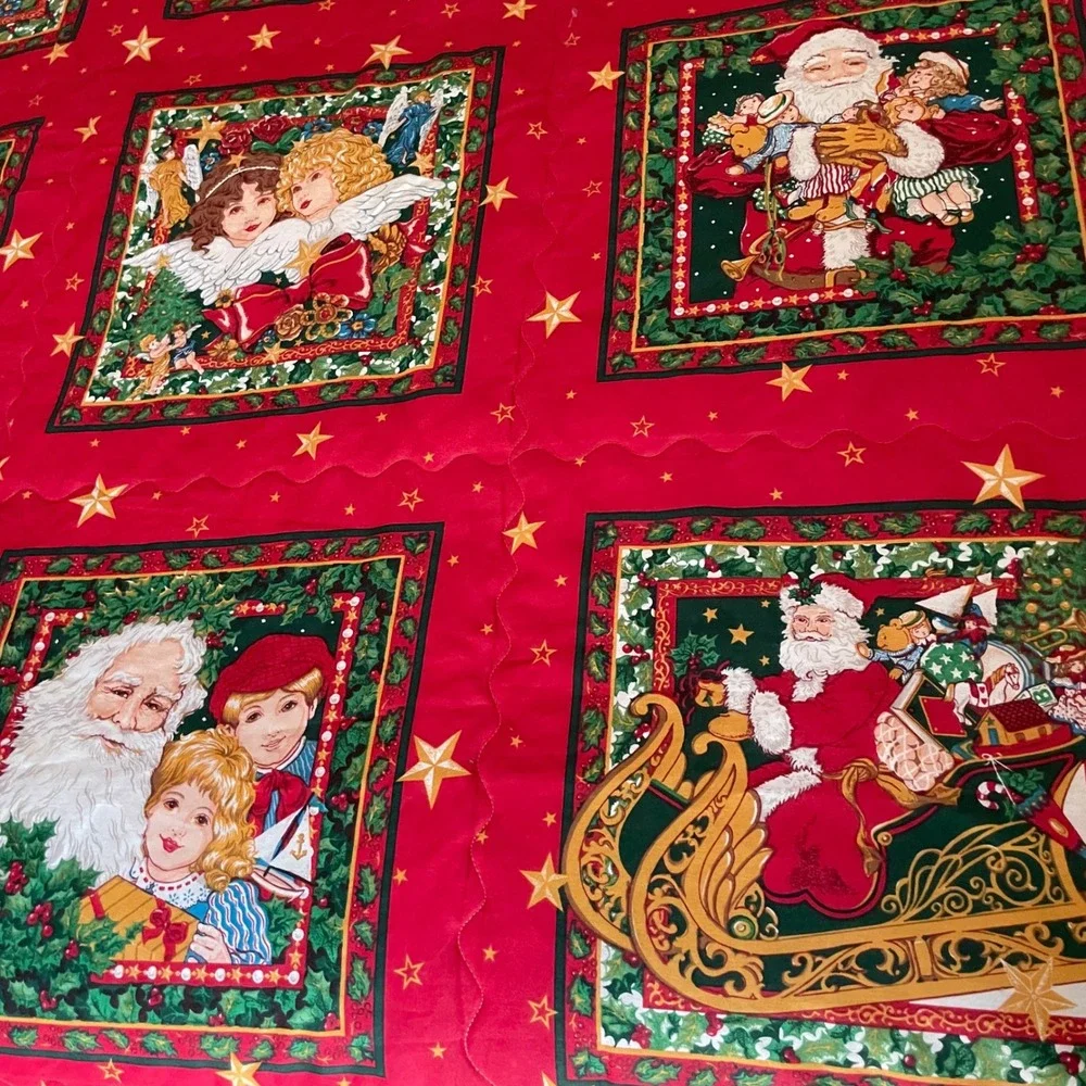 Quilted Christmas Coverlet Size Queen Santa Block Print Holly Reversible 96x84le